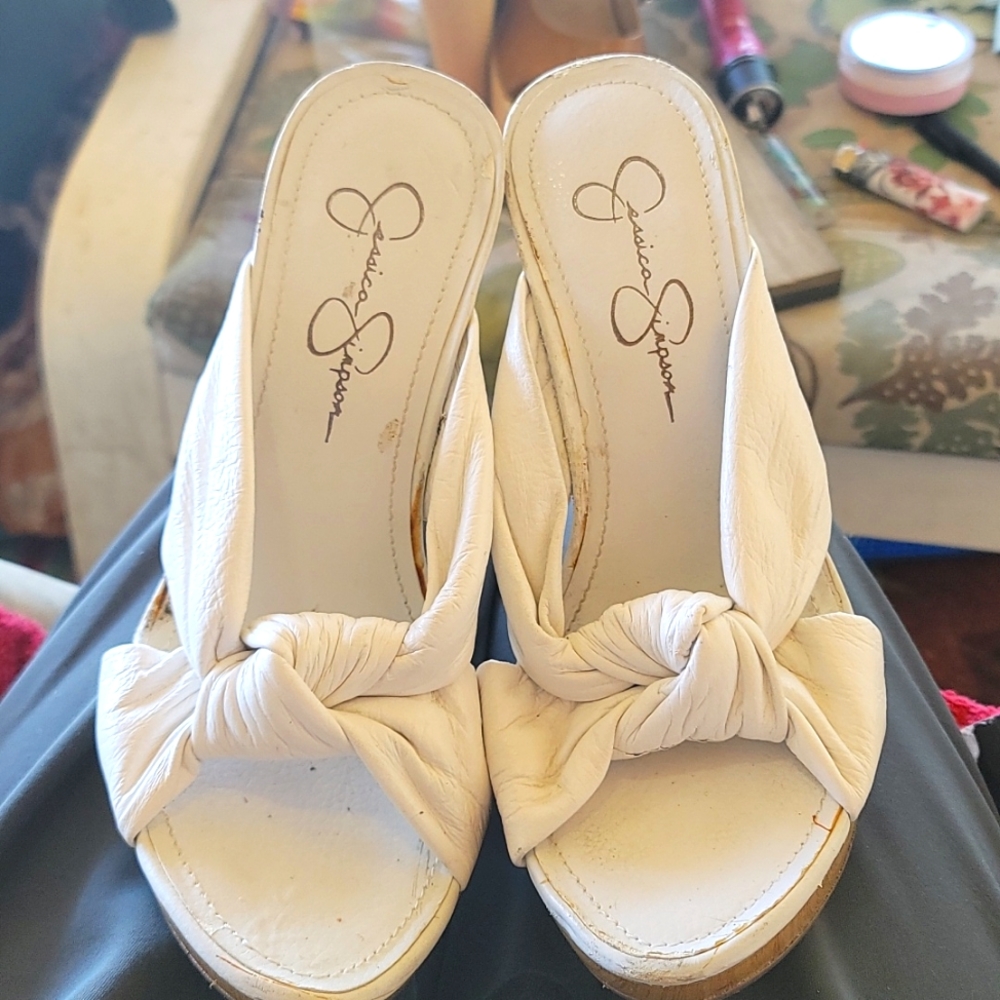 Jessica Simpson white casual leather wedge sandals. SZ 7B/37